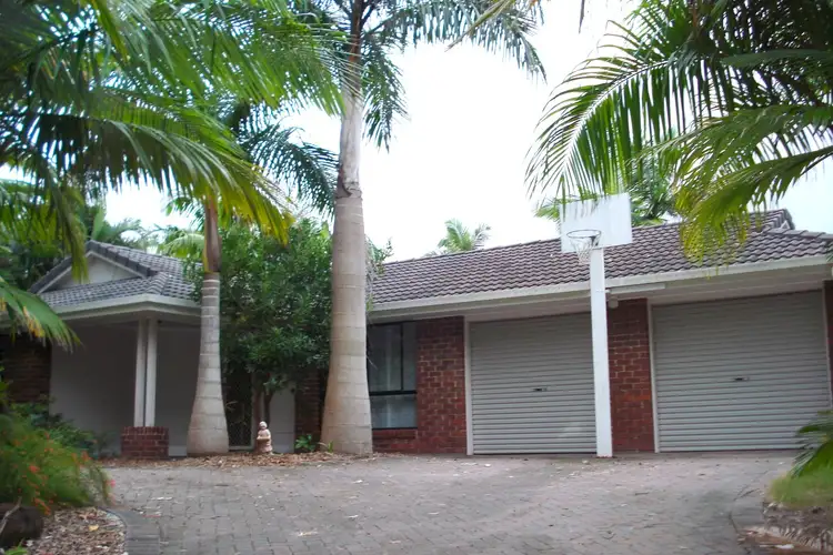 32 Gooloi Court