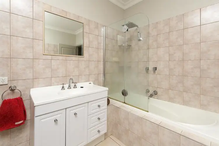 Sixth view of Homely unit listing, 1 & 2/122 Thomas Mitchell Drive, Wodonga VIC 3690