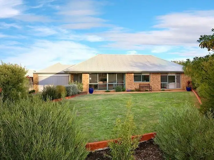 2 Janine Court, Somerville VIC 3912