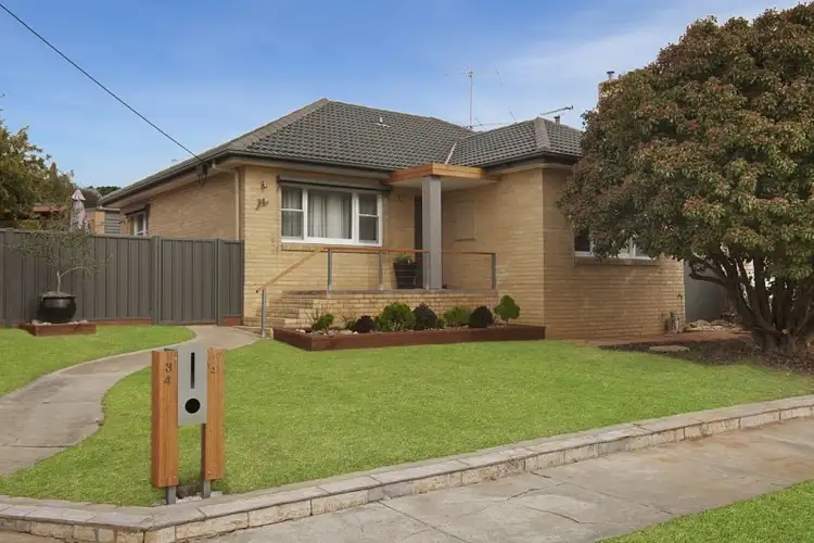 34 Nish Street, Flora Hill VIC 3550