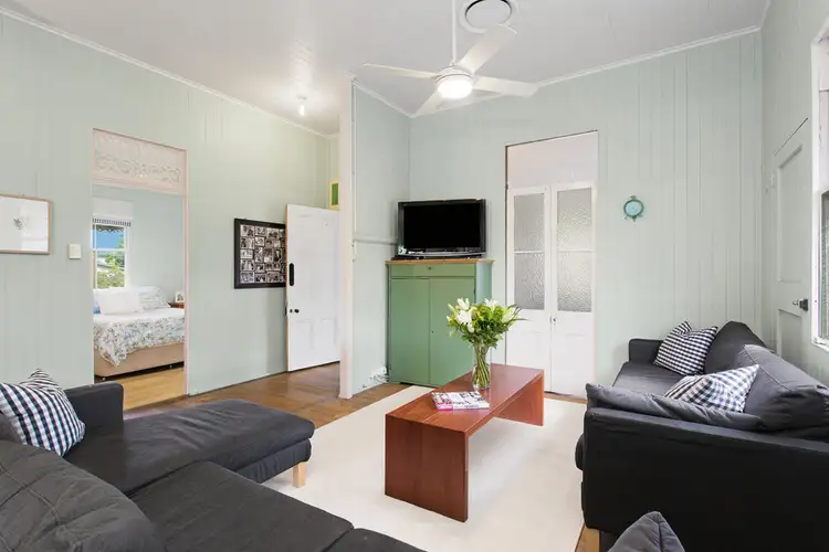1 Kent Road, Wooloowin QLD 4030