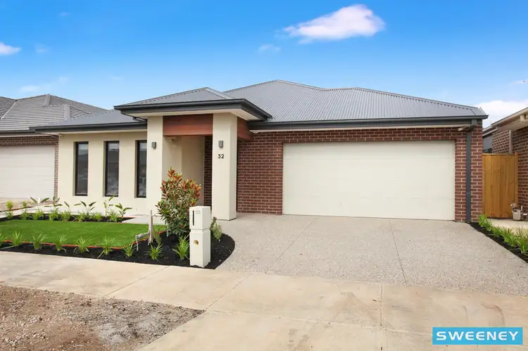 Second view of Homely house listing, 32 Belvedere Crescent, Burnside VIC 3023