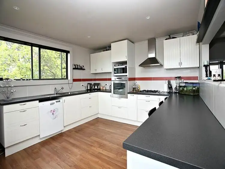 3 Sandra Court, Somerville VIC 3912