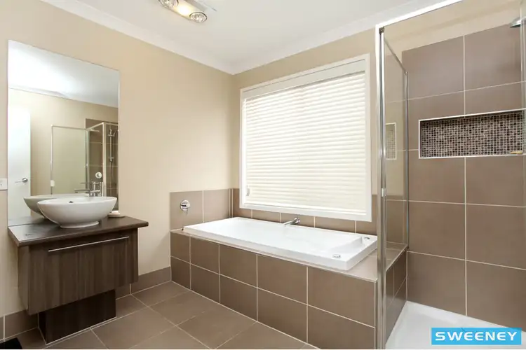 Seventh view of Homely house listing, 4 Rivoli Close, Plumpton VIC 3335