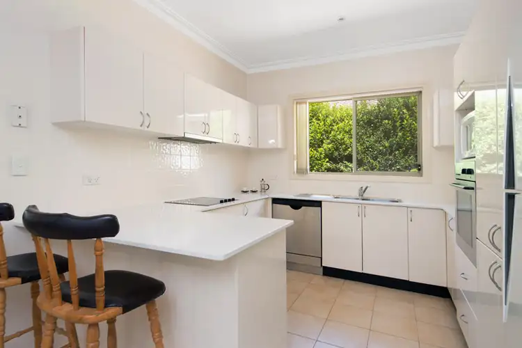Fourth view of Homely villa listing, 2/10 Sunbury Street, Sutherland NSW 2232