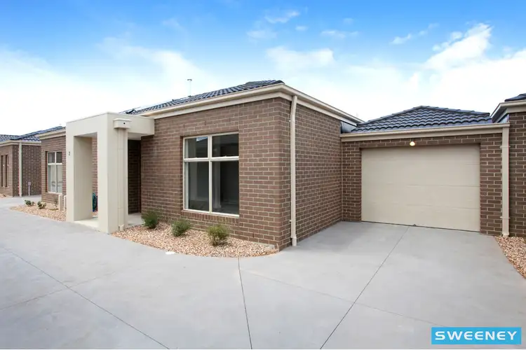 2/2 Lane Place, Hillside VIC 3037