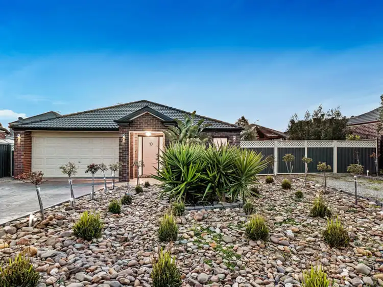 10 Lancely Green, Caroline Springs VIC 3023