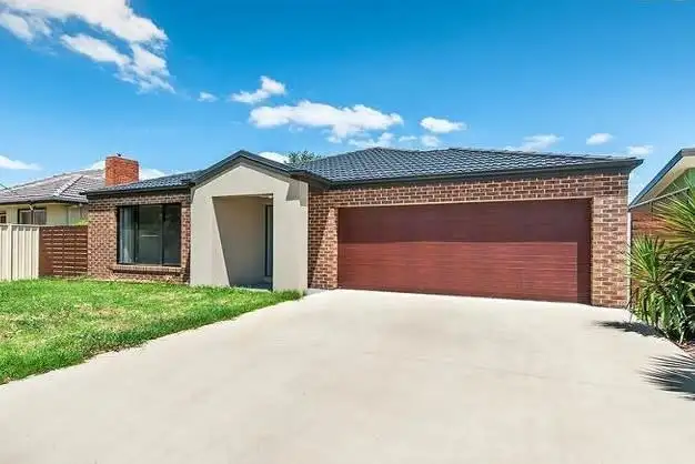 Main view of Homely house listing, 5 Swan Street, Wodonga VIC 3690