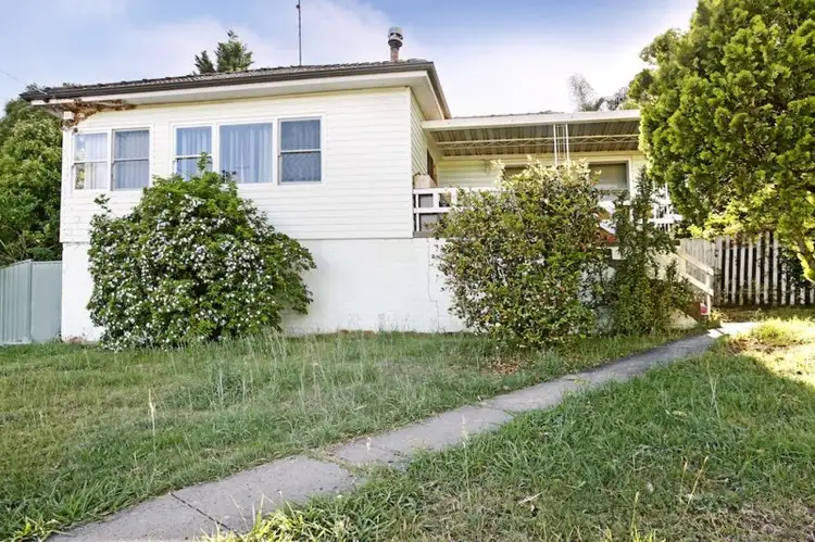 5 Fisher Place, Campbelltown NSW 2560