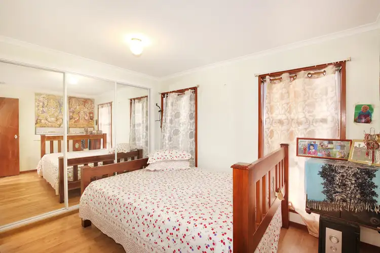 Sixth view of Homely house listing, 17 Canadian Court, Meadow Heights VIC 3048