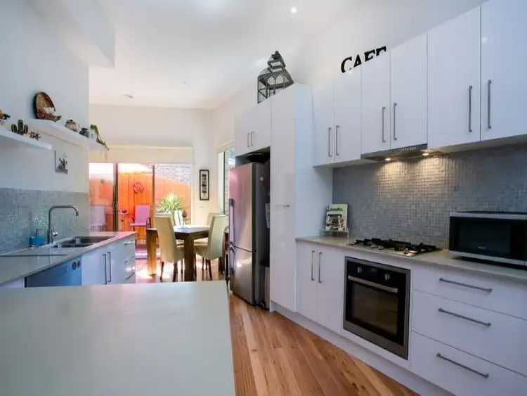 3/4 Rochester Road, Somerville VIC 3912