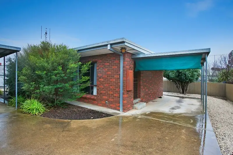 Main view of Homely unit listing, 2/15 Chapple Street, Eaglehawk VIC 3556