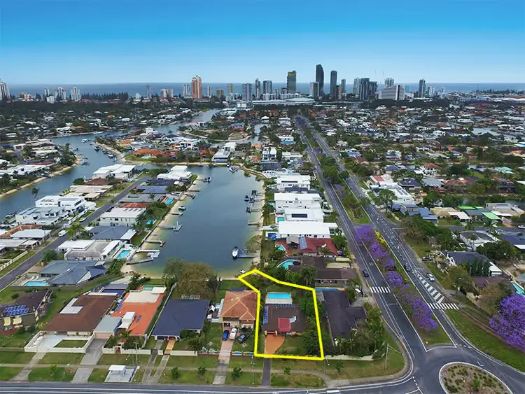 90 Rio Vista Boulevard, Broadbeach Waters QLD 4218