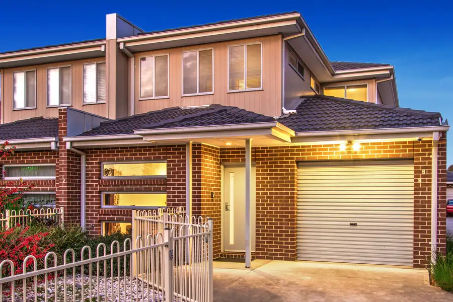 Main view of Homely townhouse listing, 2/12 Kate Street, St Albans VIC 3021