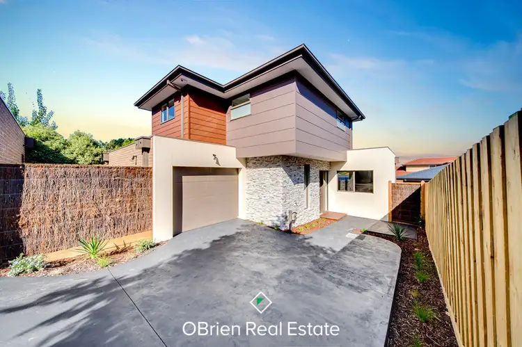 2/6 Church Street, Berwick VIC 3806