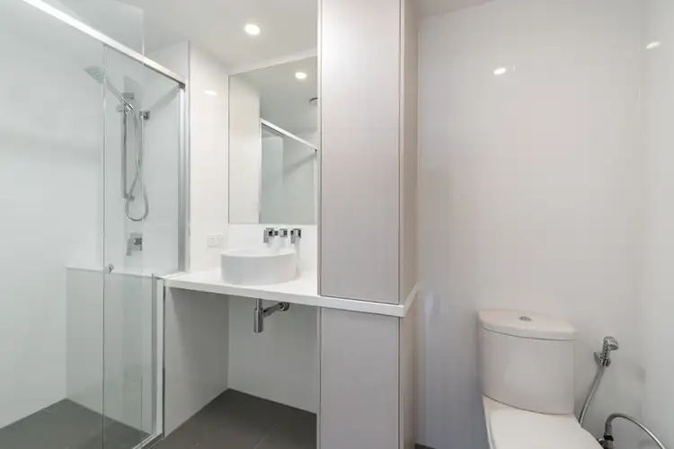 Fifth view of Homely unit listing, 8/35 Clarence Road, Indooroopilly QLD 4068