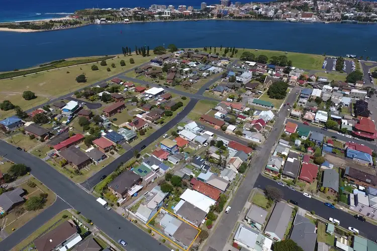 32 Church Street, Stockton NSW 2295