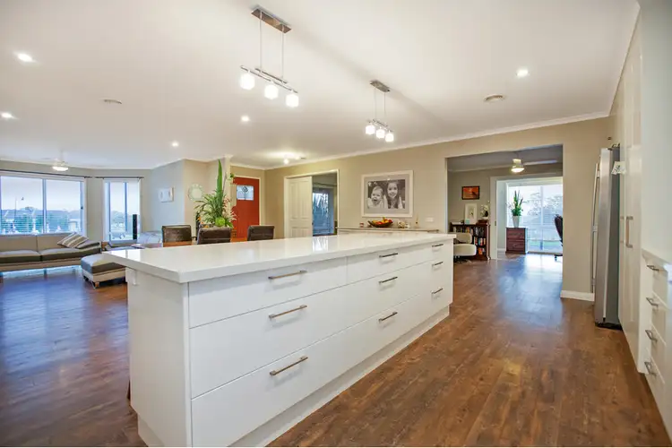 Fifth view of Homely house listing, 86 Kamanari Court, Drouin VIC 3818