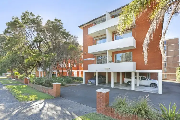 Main view of Homely unit listing, 1/42 Seaview Street, Cronulla NSW 2230