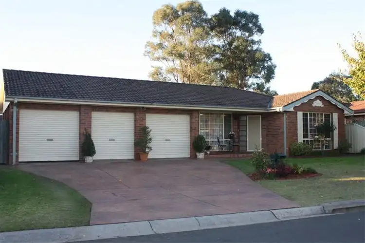 13 Brickendon Crt, Wattle Grove NSW 2173