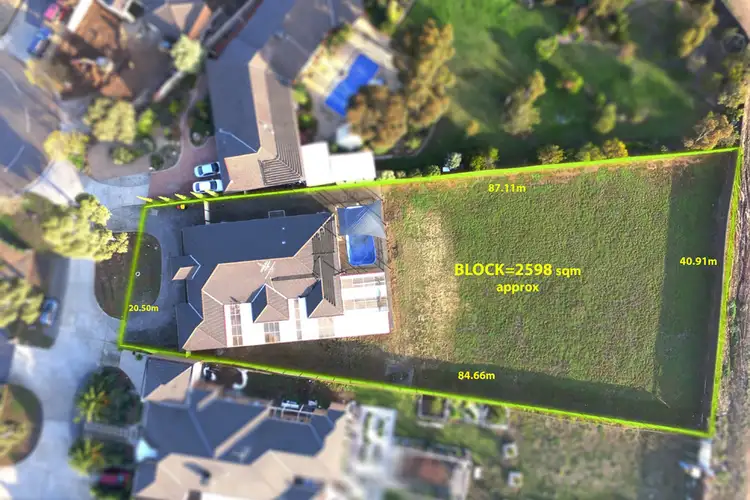 7 The Willows, Hillside VIC 3037