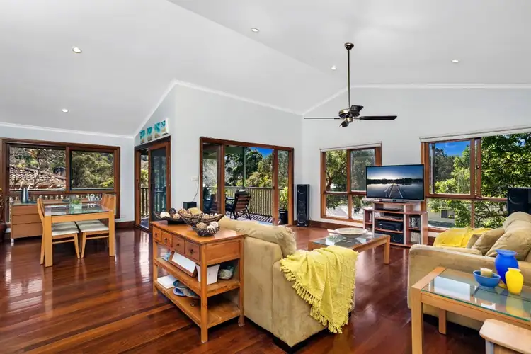 8 Whelan Avenue, Figtree NSW 2525