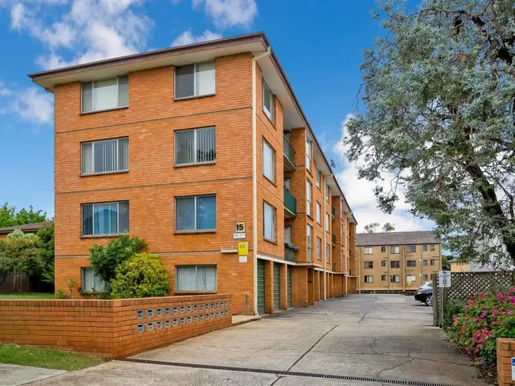 18/15 Crest Road, Queanbeyan NSW 2620