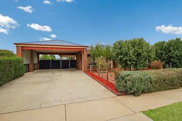20 Cassandra Crescent, Epsom VIC 3551