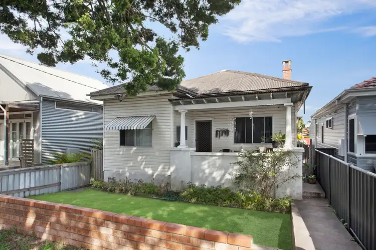 53 Douglas Street, Stockton NSW 2295
