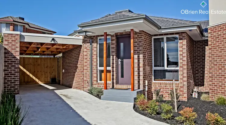 Main view of Homely unit listing, 4/32 Monteith Cres, Endeavour Hills VIC 3802