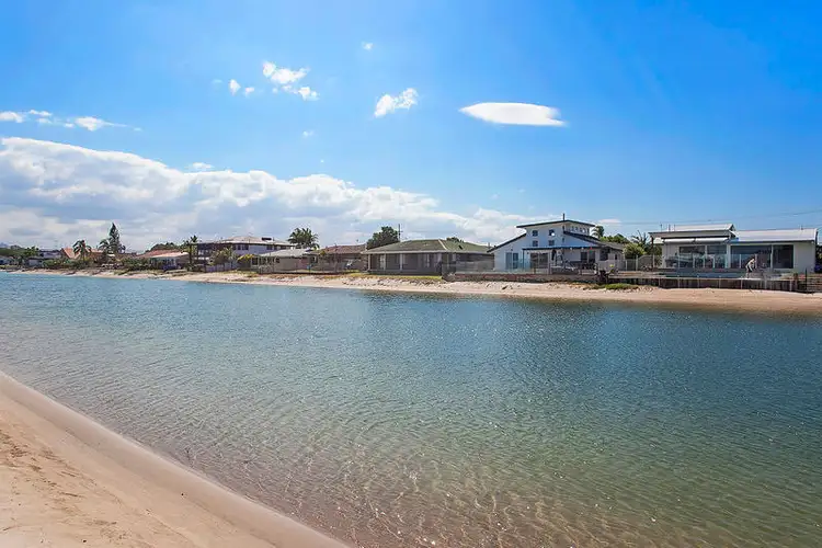 7 Dolphin Court, Palm Beach QLD 4221