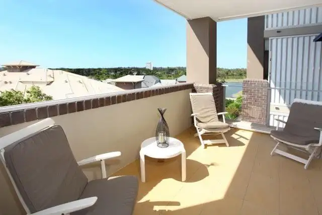 Second view of Homely apartment listing, 4024/3027 The Boulevard, Carrara QLD 4211