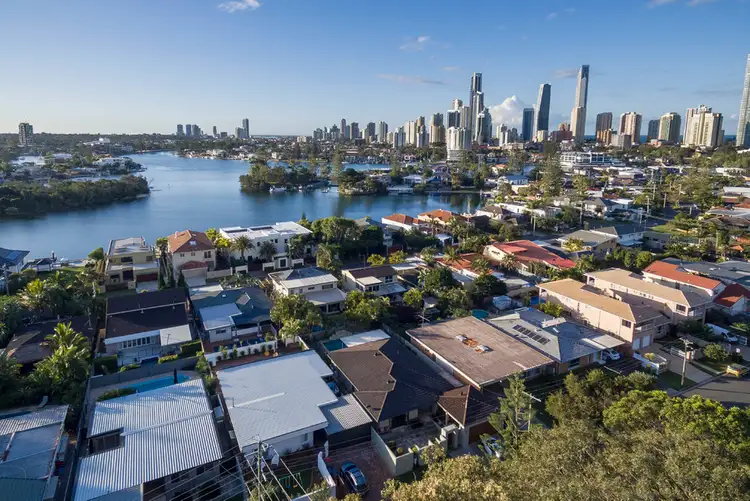 49 St Andrews Avenue, Isle Of Capri QLD 4217