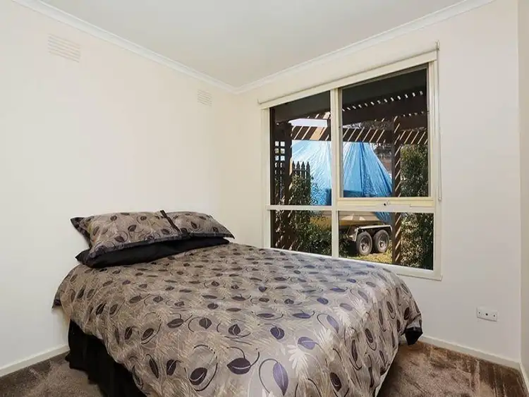 Fifth view of Homely house listing, 1 Leicester Court, Somerville VIC 3912