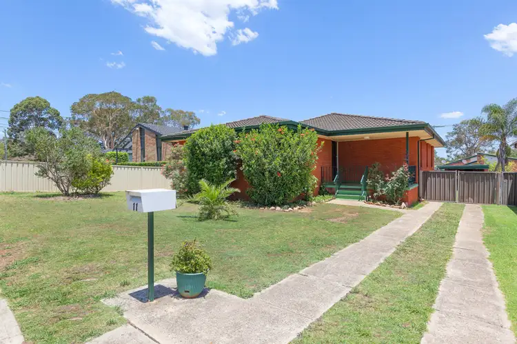 11 Rix Avenue, Hammondville NSW 2170