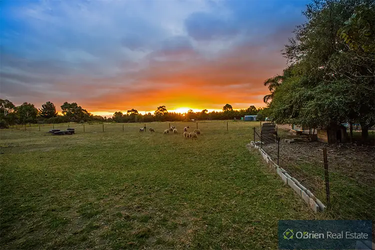 13B Fairway Drive, Pakenham VIC 3810