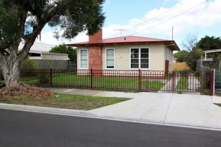 19 McLennan Street, Braybrook VIC 3019