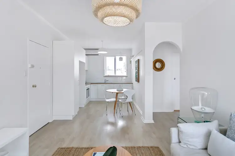 8/28 Pier Street, Glenelg SA 5045