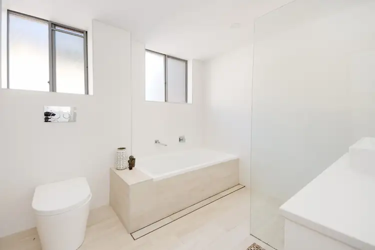 Third view of Homely apartment listing, 2/18 Croydon Street, Cronulla NSW 2230