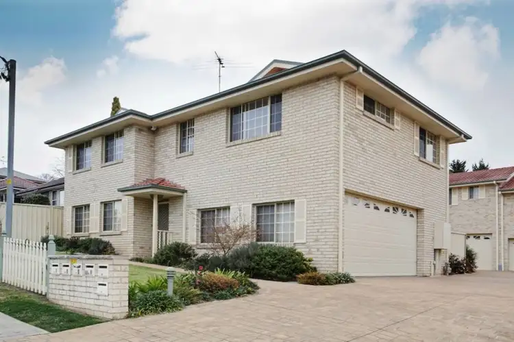 2/19-21 Murrandah Avenue, Camden NSW 2570