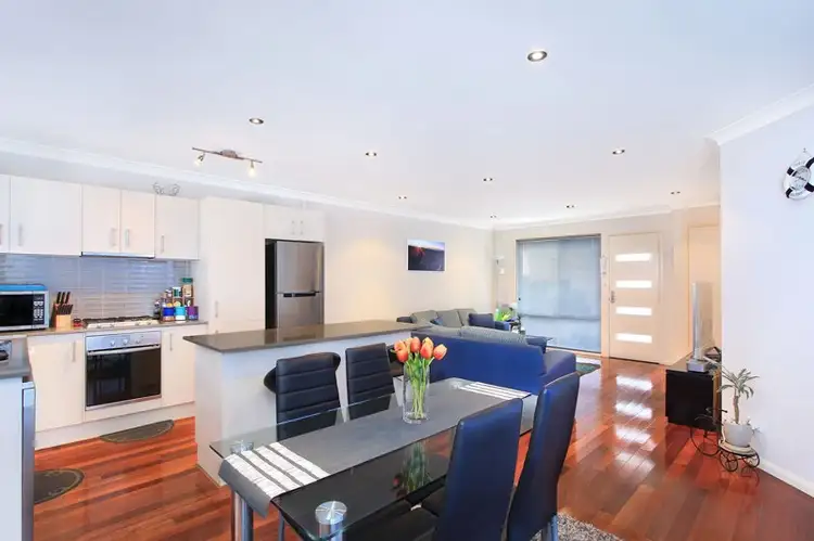 Second view of Homely townhouse listing, 6/16-18 Strathearn Avenue, Wollongong NSW 2500