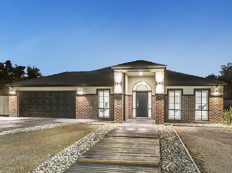 50 Edgbaston Parade, Caroline Springs VIC 3023