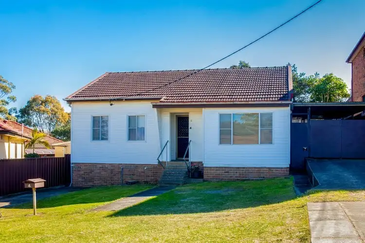 4 Burke Street, Chifley NSW 2036