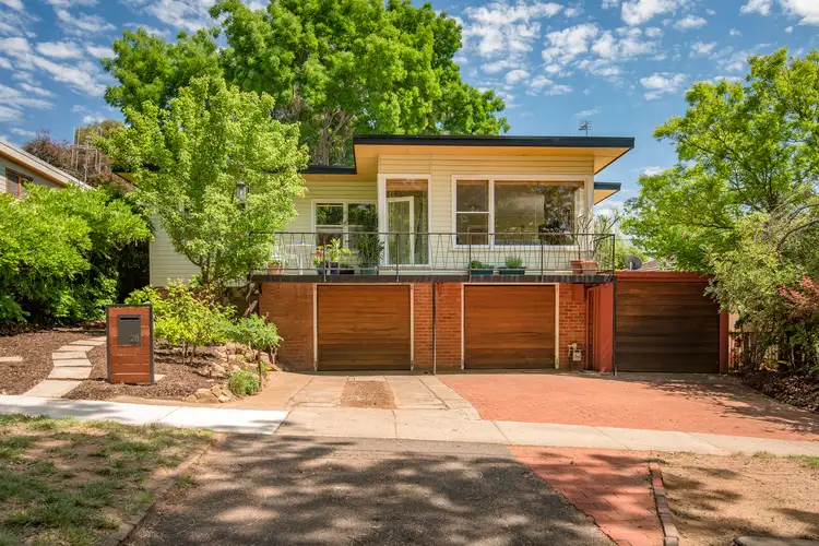 28 Carnegie Crescent, Narrabundah ACT 2604