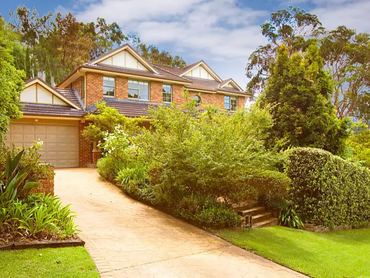 4 Elizabethan Place, St Ives NSW 2075