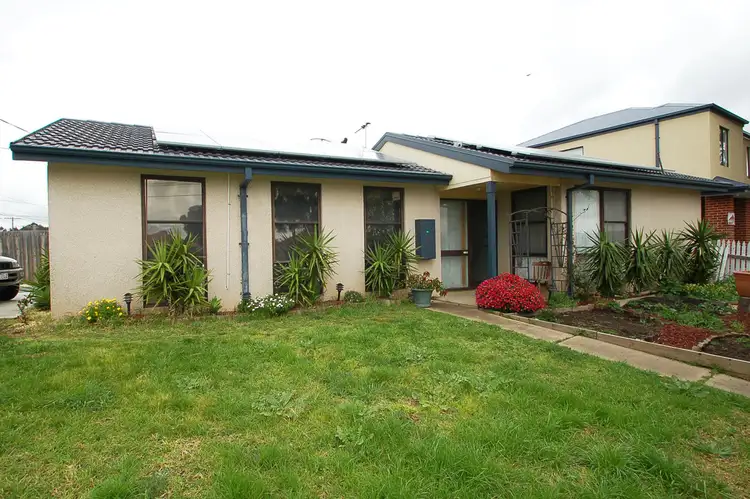 2 Canadian Court, Meadow Heights VIC 3048