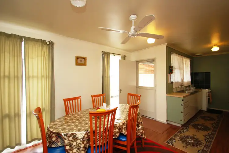 Sixth view of Homely house listing, 2 Canadian Court, Meadow Heights VIC 3048
