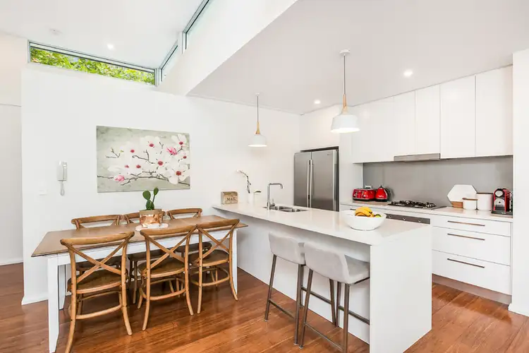 2/68 Wolger Street, Como NSW 2226