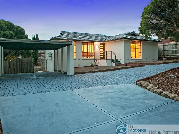 10 Stainsby Close, Endeavour Hills VIC 3802
