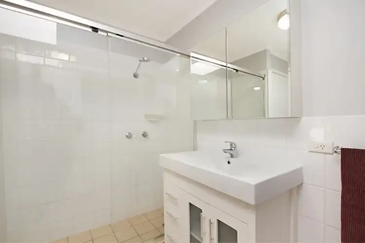 Fifth view of Homely apartment listing, 9/81 Armadale Street, St Lucia QLD 4067